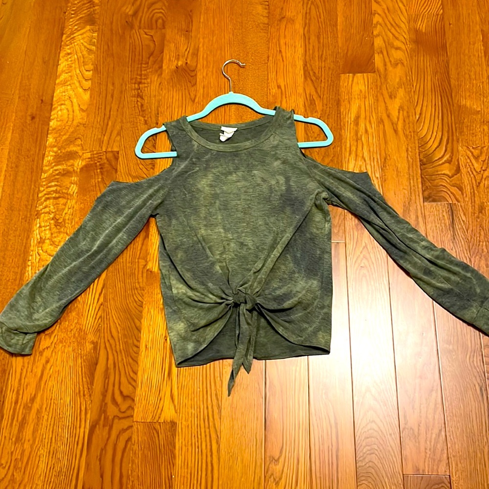 Cold Shoulder/ long sleeve shirt/ sz small/ green tye dye